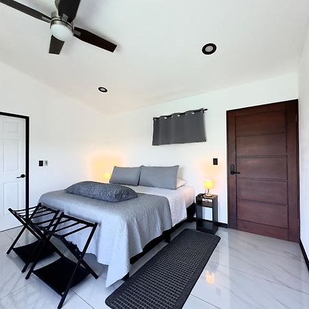 Black & White Apartments Monteverde 外观 照片