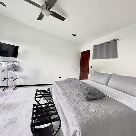 Black & White Apartments Monteverde 外观 照片